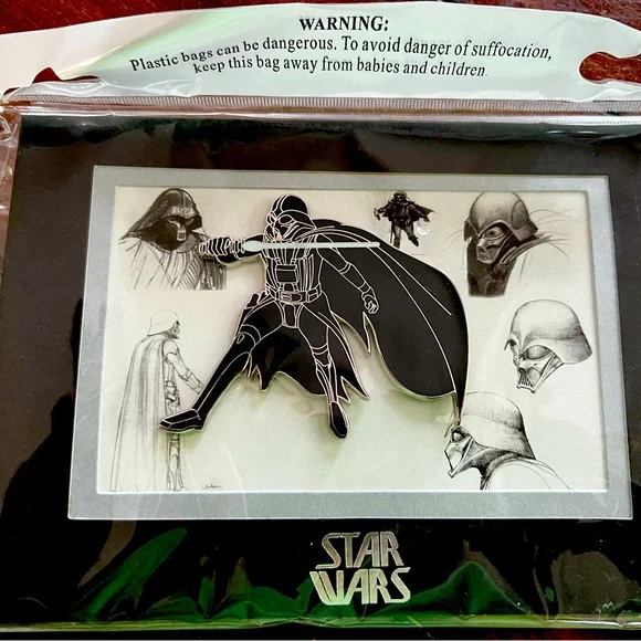 Disney Limited Edition Star Wars Darth Vader Collector Pin - Picture 1 of 2